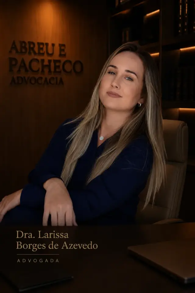 Dra. Larissa Borges de Azevedo